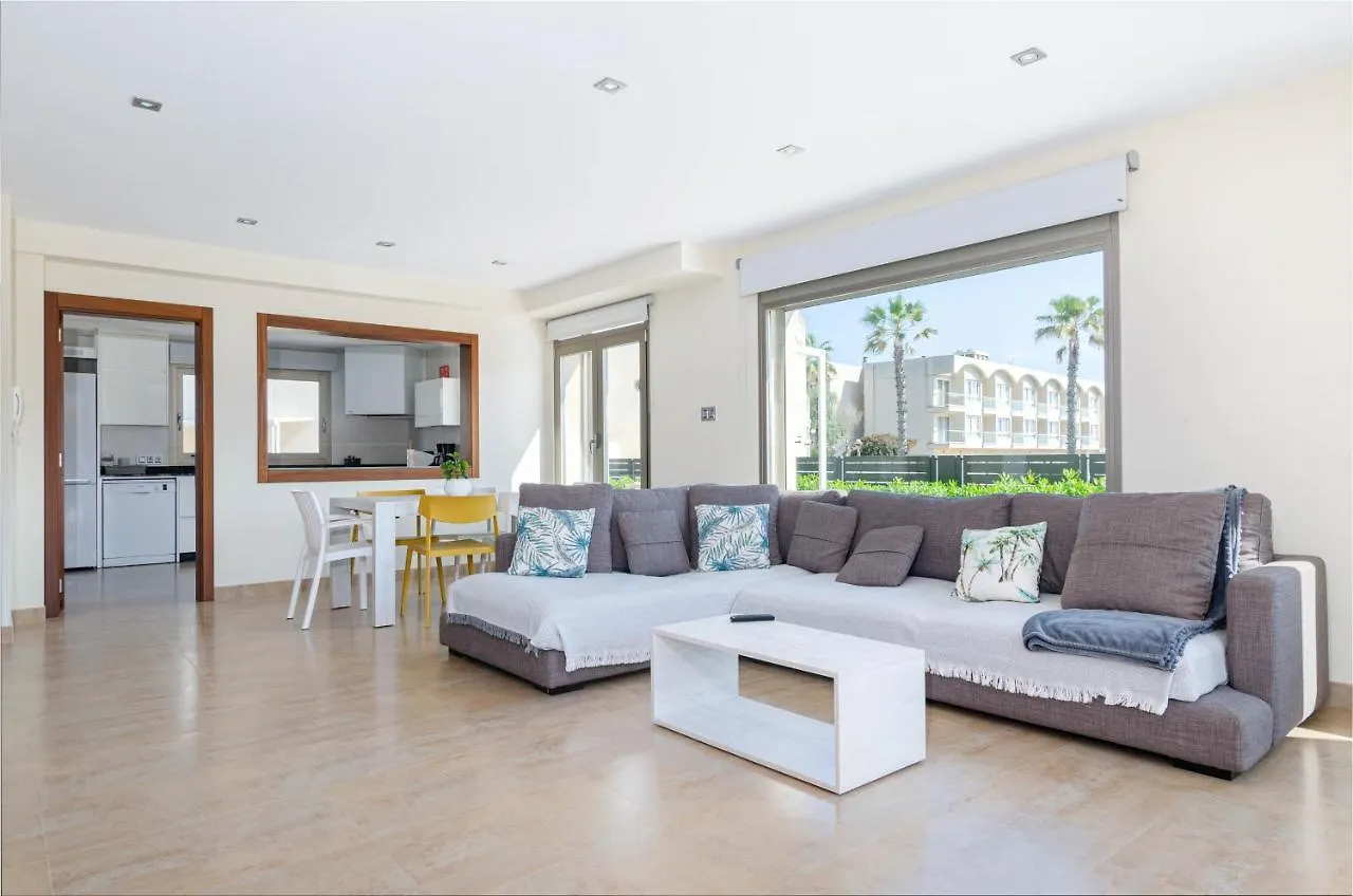 Σπίτι διακοπών Yourhouse Juan, Modern Holiday House At The Beach In Mallorca North Can Picafort  Ισπανία